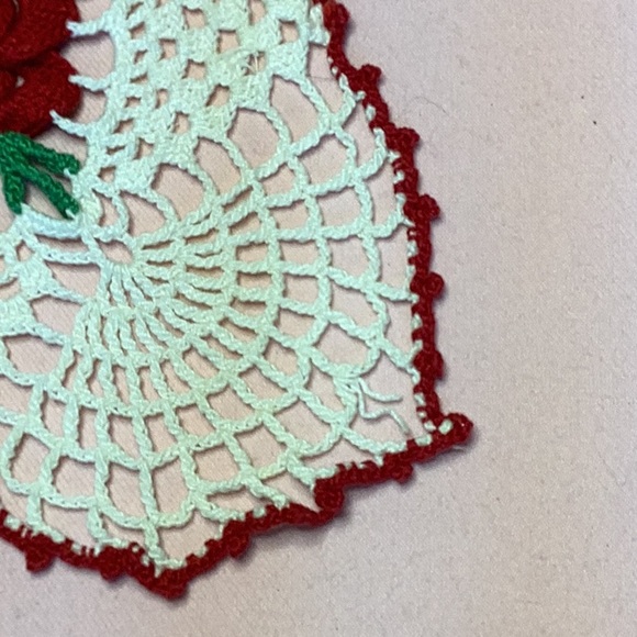 FINAL SALE PRICE 6 Pc Vintage Crocheted Doily Set - Picture 4 of 10